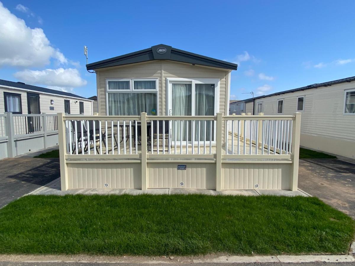 Palm Grove 182 - Pet Friendly, Wifi, Close To Beach And Clubhouse - Golden Palm Resort - Meadow Lakes Caravan & Lodge Hire Skegness Kültér fotó
