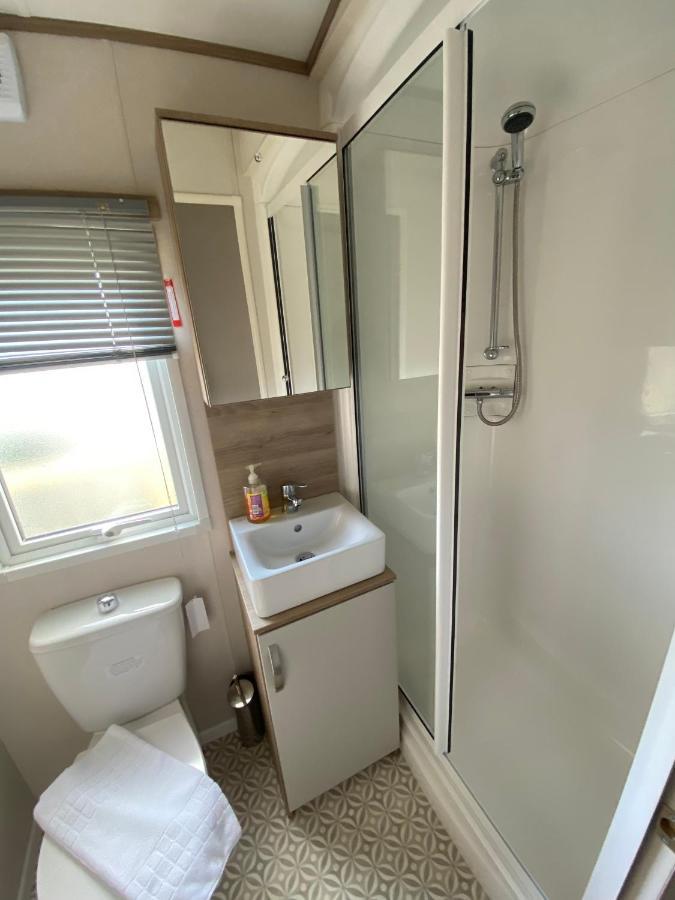 Palm Grove 182 - Pet Friendly, Wifi, Close To Beach And Clubhouse - Golden Palm Resort - Meadow Lakes Caravan & Lodge Hire Skegness Kültér fotó