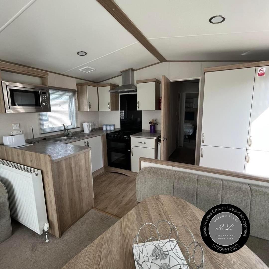 Palm Grove 182 - Pet Friendly, Wifi, Close To Beach And Clubhouse - Golden Palm Resort - Meadow Lakes Caravan & Lodge Hire Skegness Kültér fotó